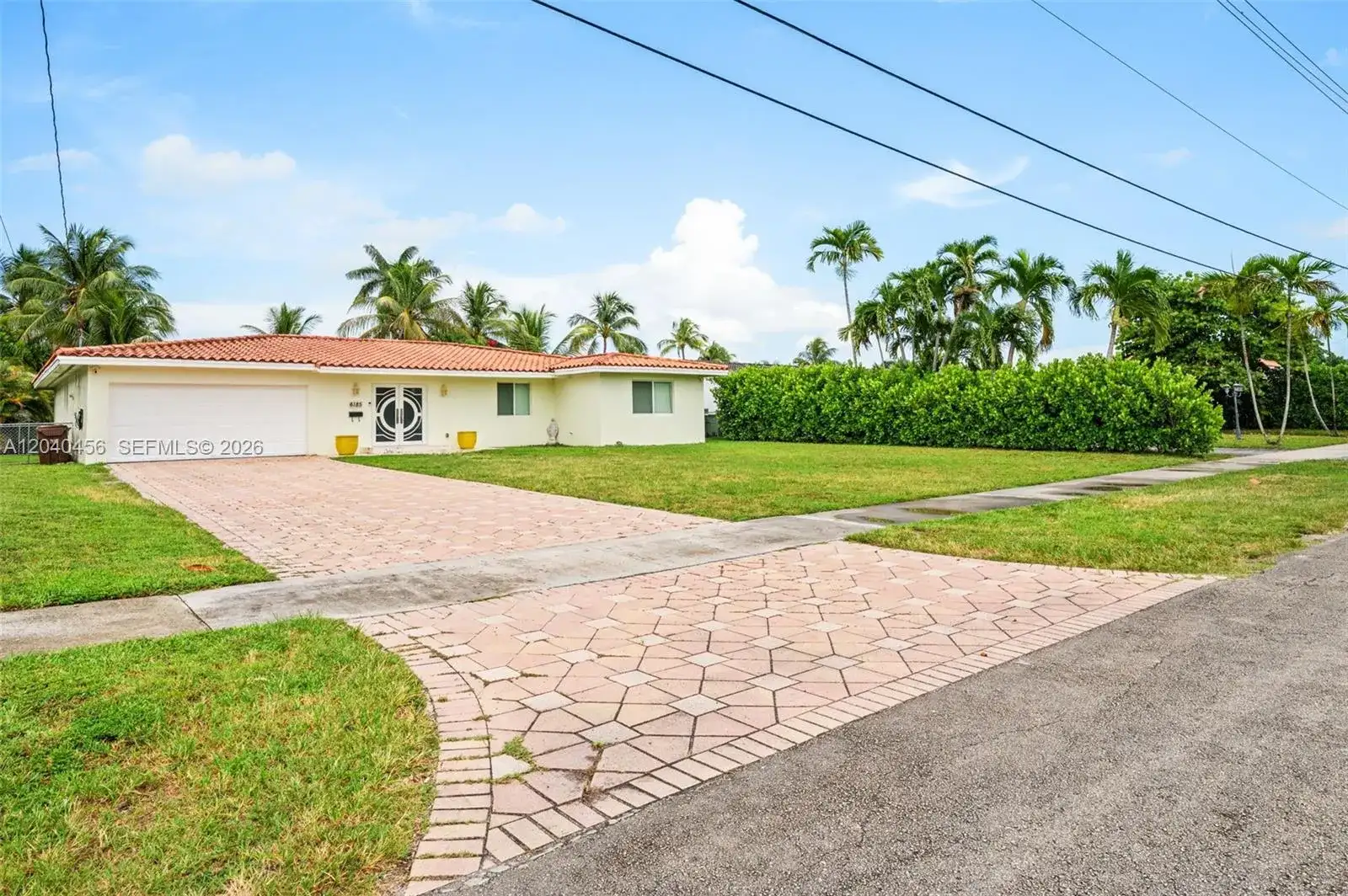 6185 W 10th Ave, Hialeah FL 33012 photo 2