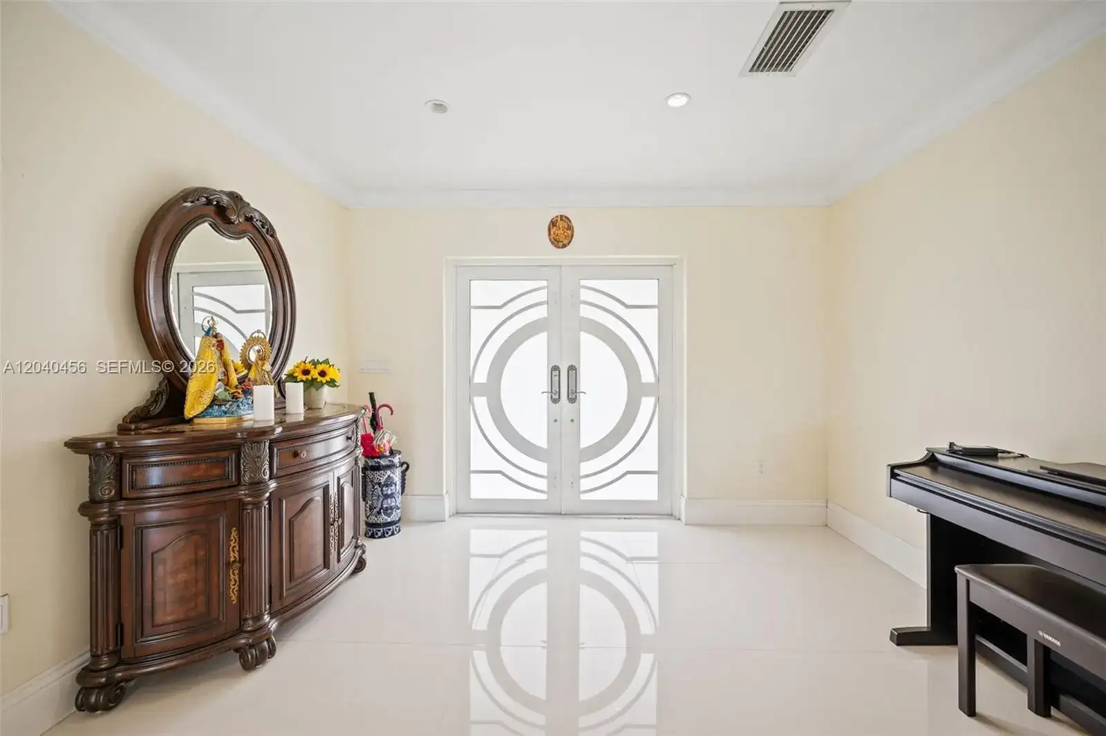 6185 W 10th Ave, Hialeah FL 33012 photo 4