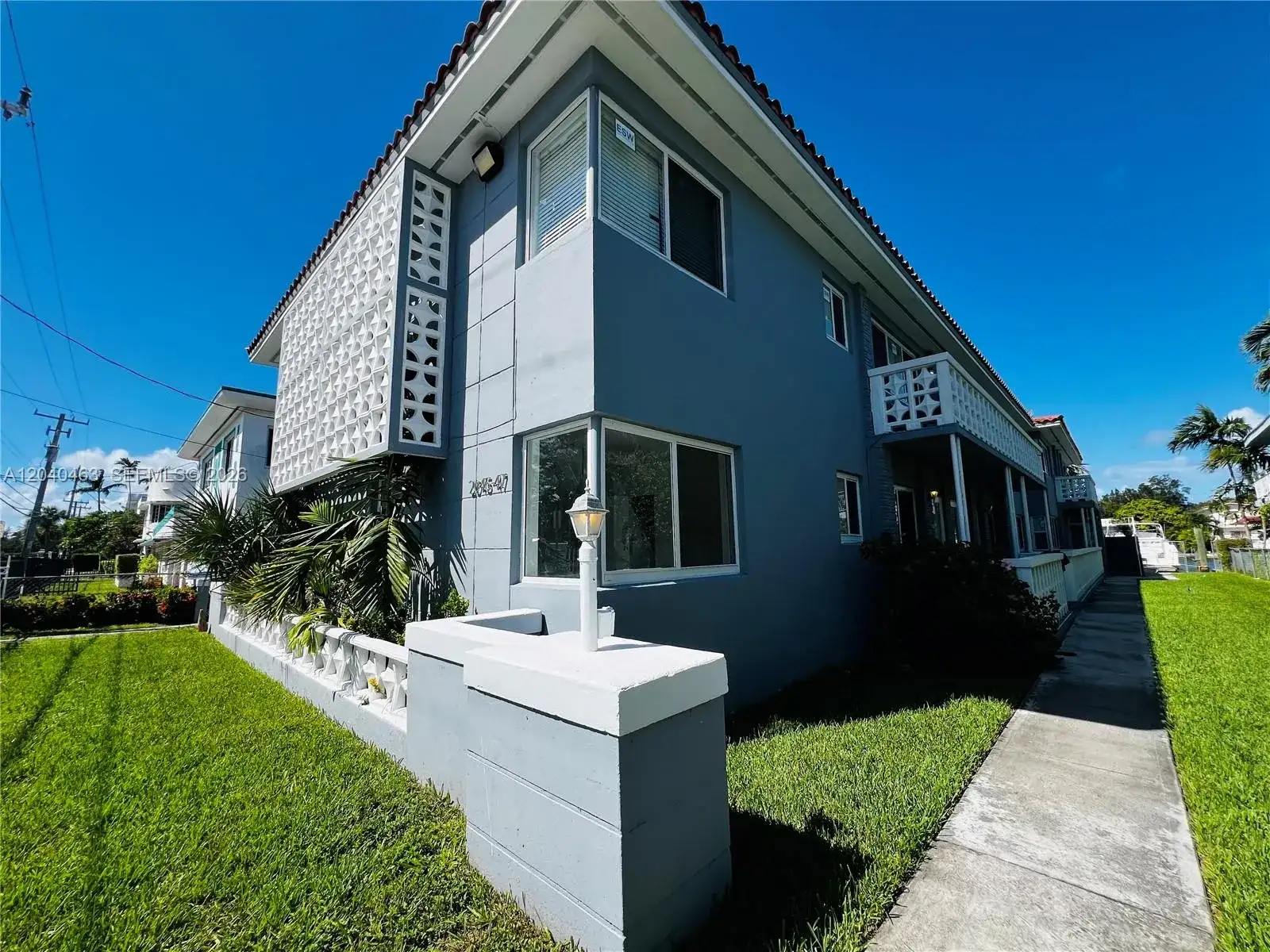 2045 Calais Dr # 7, Miami Beach FL 33141 photo 2