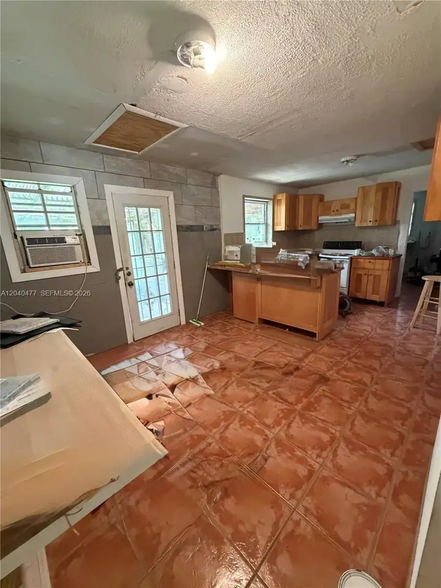 9110 SW 44th St, Miami FL 33165 photo 5