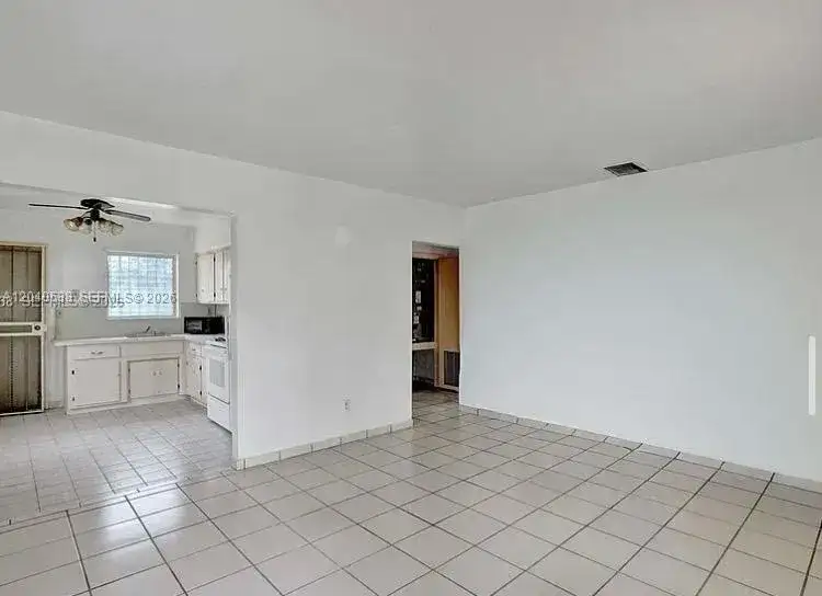 831 NW 21st Ct, Miami FL 33138 photo 4
