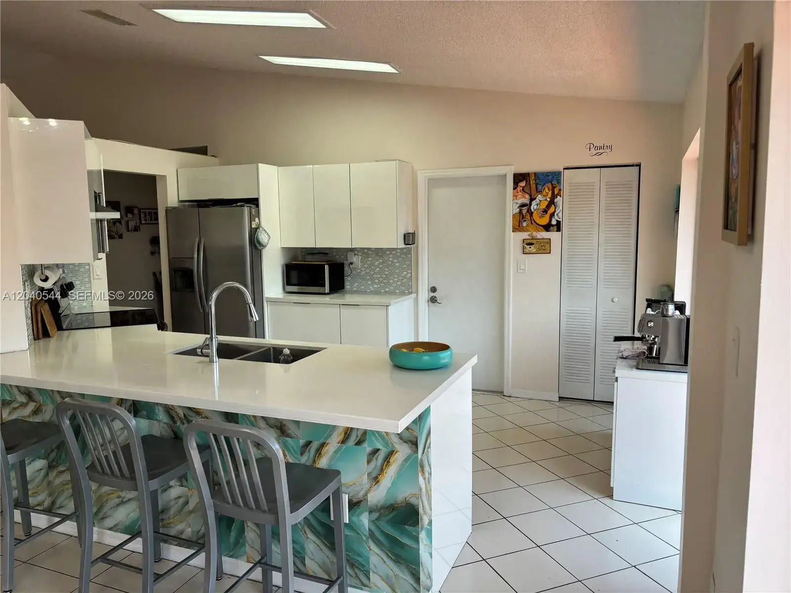 18713 NW 78th Ct, Hialeah FL 33015 photo 3