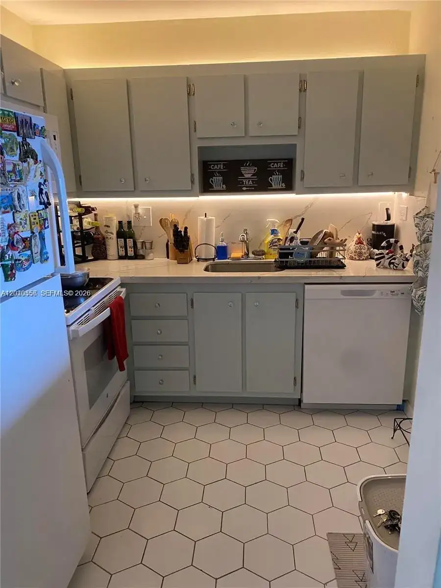 1465 NE 123rd St # 409, North Miami FL 33161 photo 2