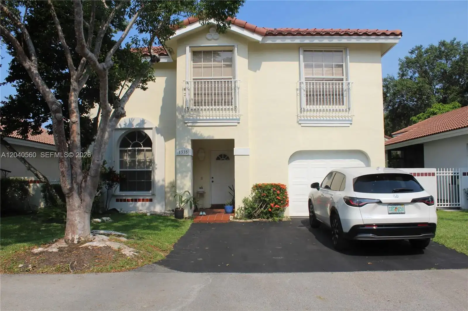 1335 Seagrape Cir, Weston FL 33326 photo 2