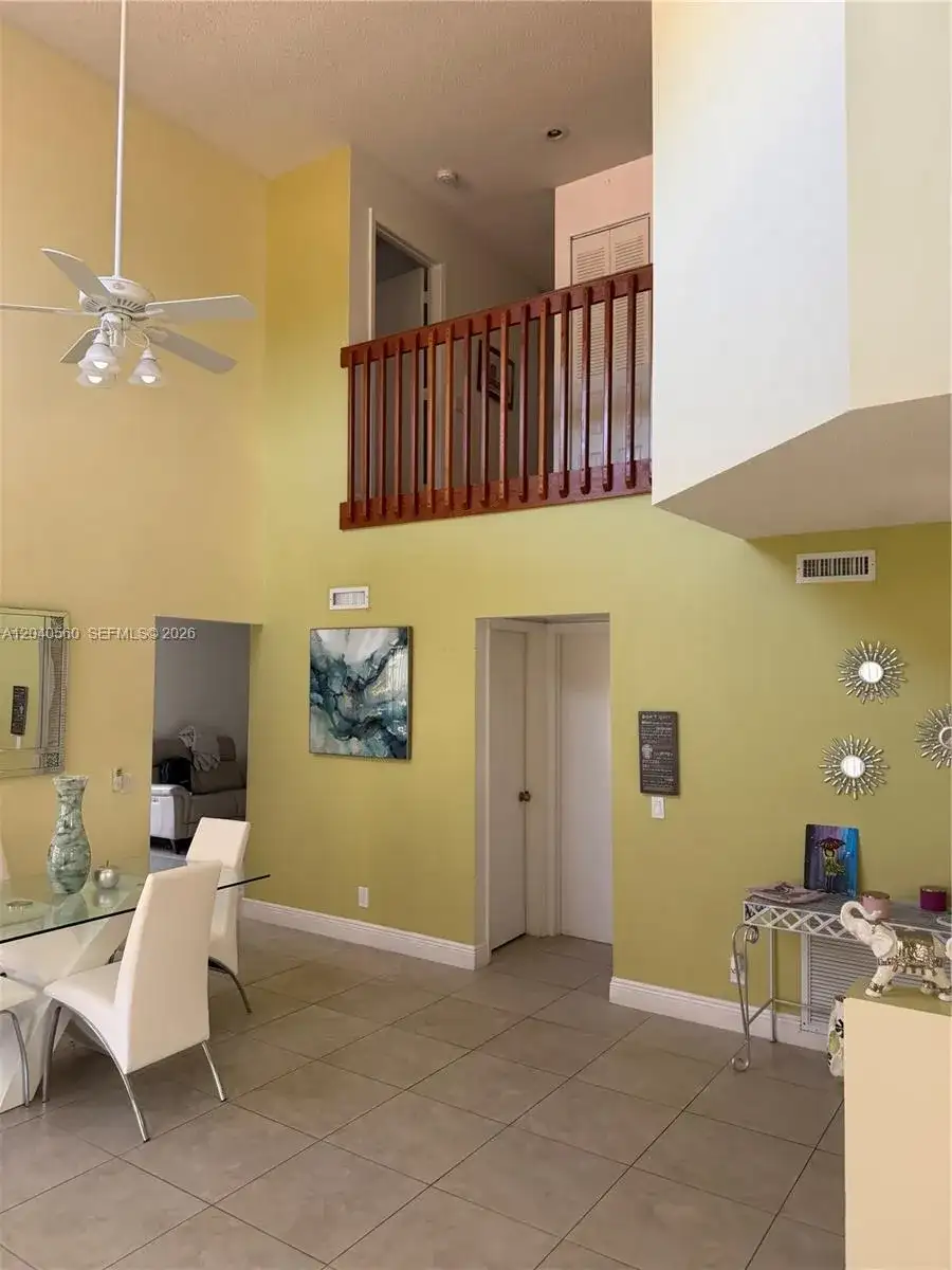 1335 Seagrape Cir, Weston FL 33326 photo 3