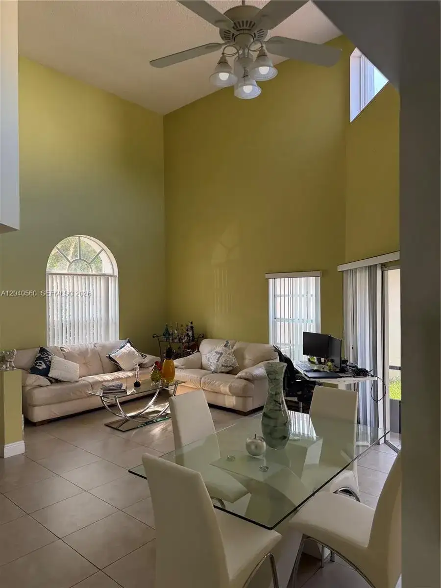 1335 Seagrape Cir, Weston FL 33326 photo 4