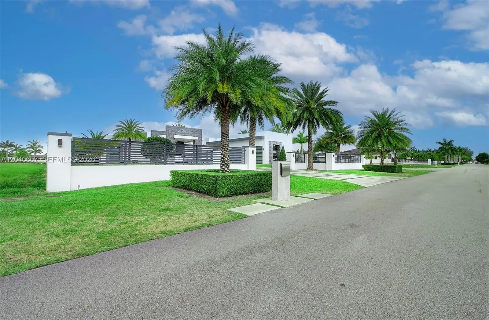 13052 NW 102nd Ave, Hialeah Gardens FL 33018 photo 3