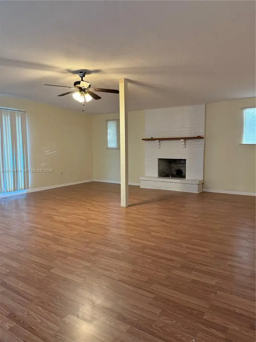 9410 Gilchrist ct, Jacksonville FL 32219 photo 3