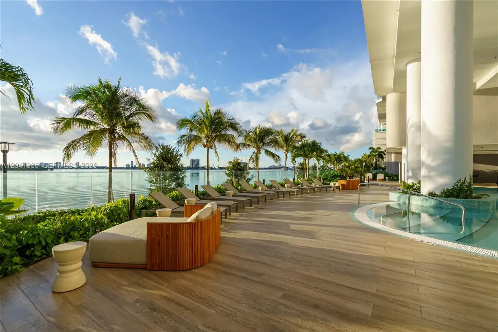700 NE 24th st # 2304, Miami FL 33137 photo 2