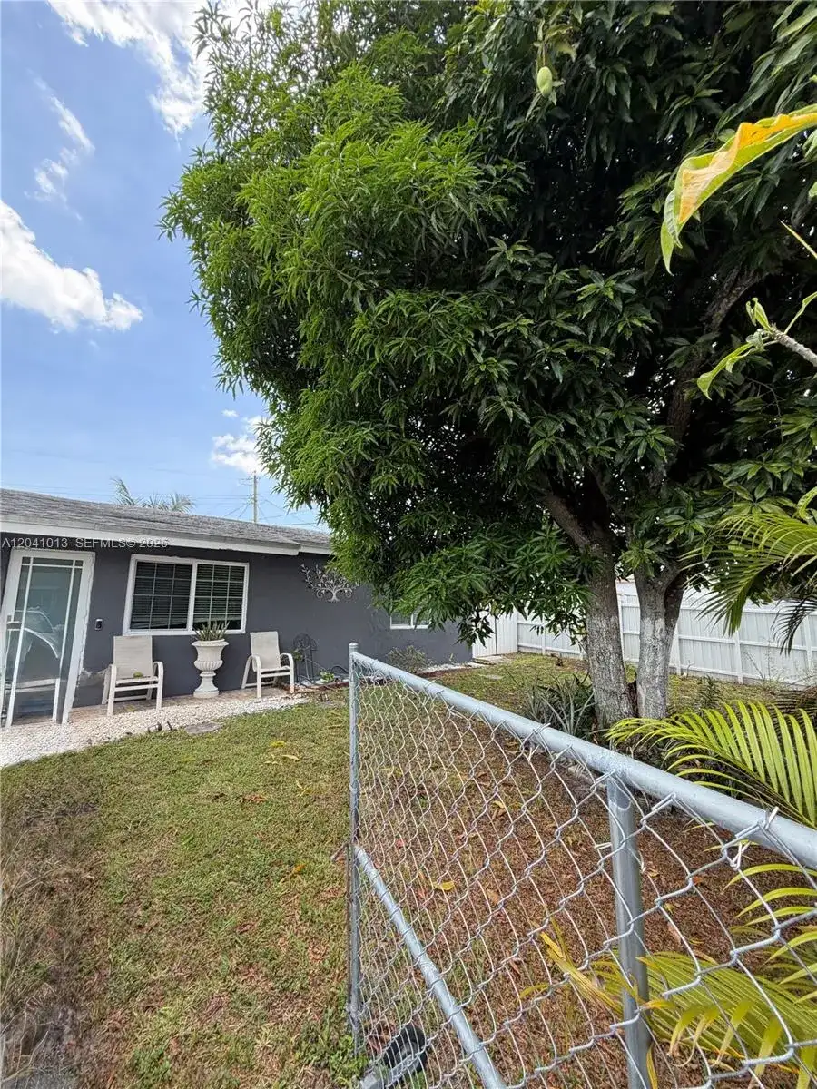 2300 SW 43rd Ave, Fort Lauderdale FL 33317 photo 5