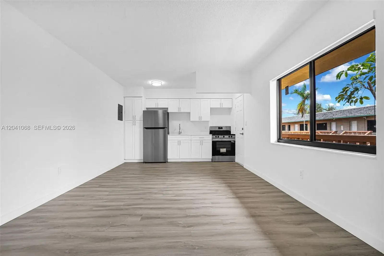 13210 Memorial Hwy # 205, North Miami FL 33161 photo 3