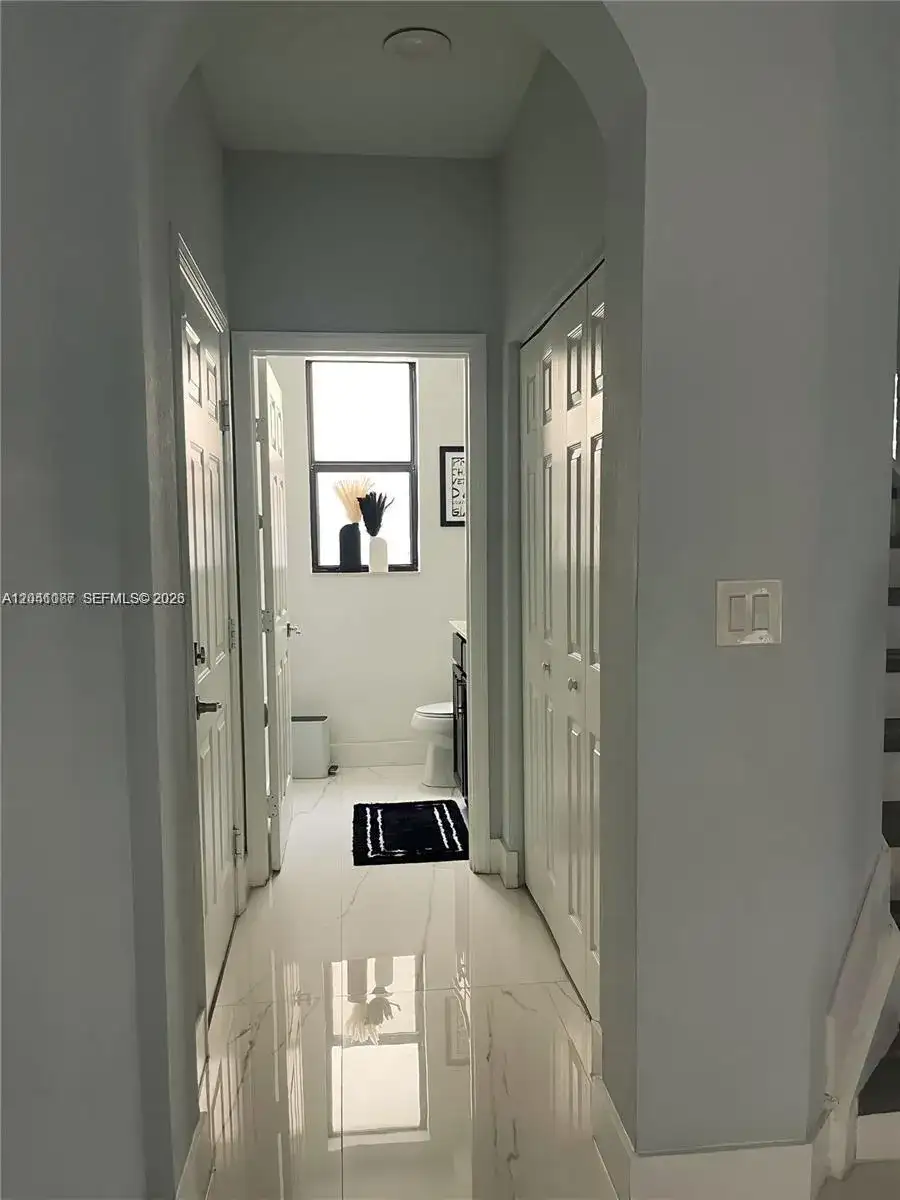 8719 W 33rd Ave, Hialeah FL 33018 photo 5