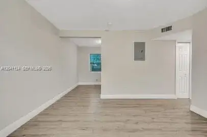 429 NW 9th Ave # 1, Fort Lauderdale FL 33311 photo 4