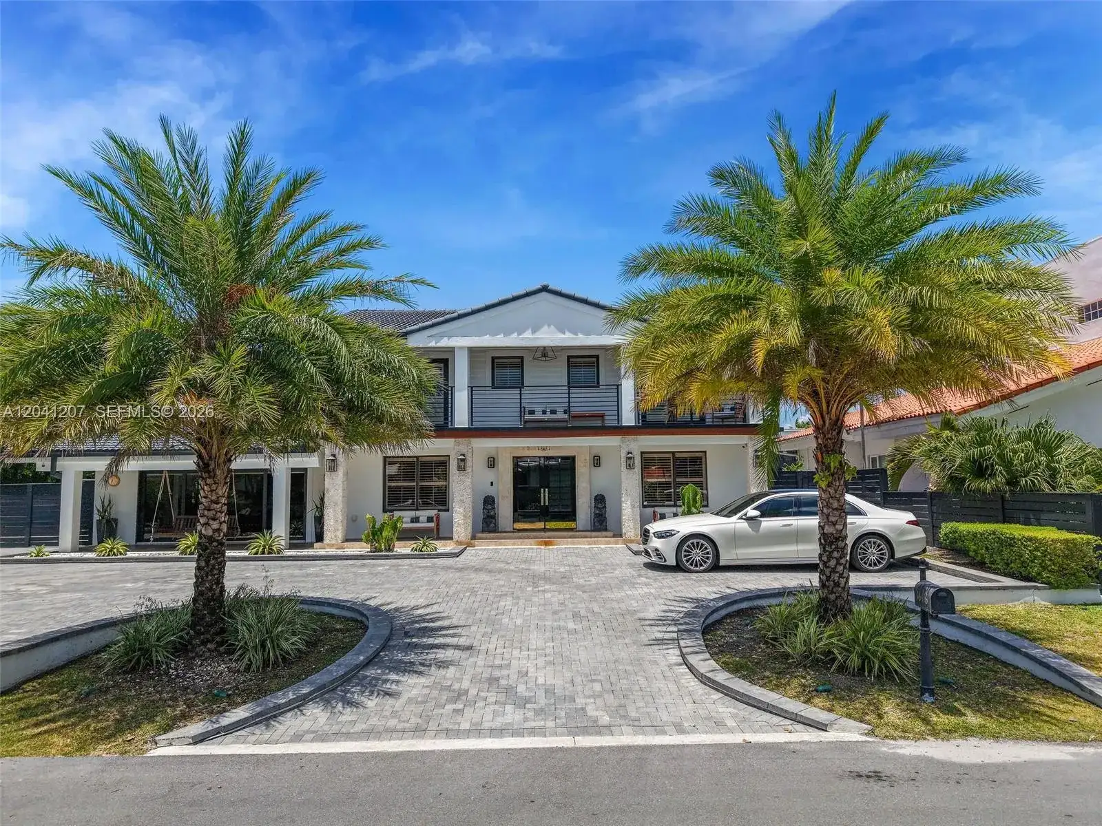 16416 NE 32nd Ave, North Miami Beach FL 33160 photo 2