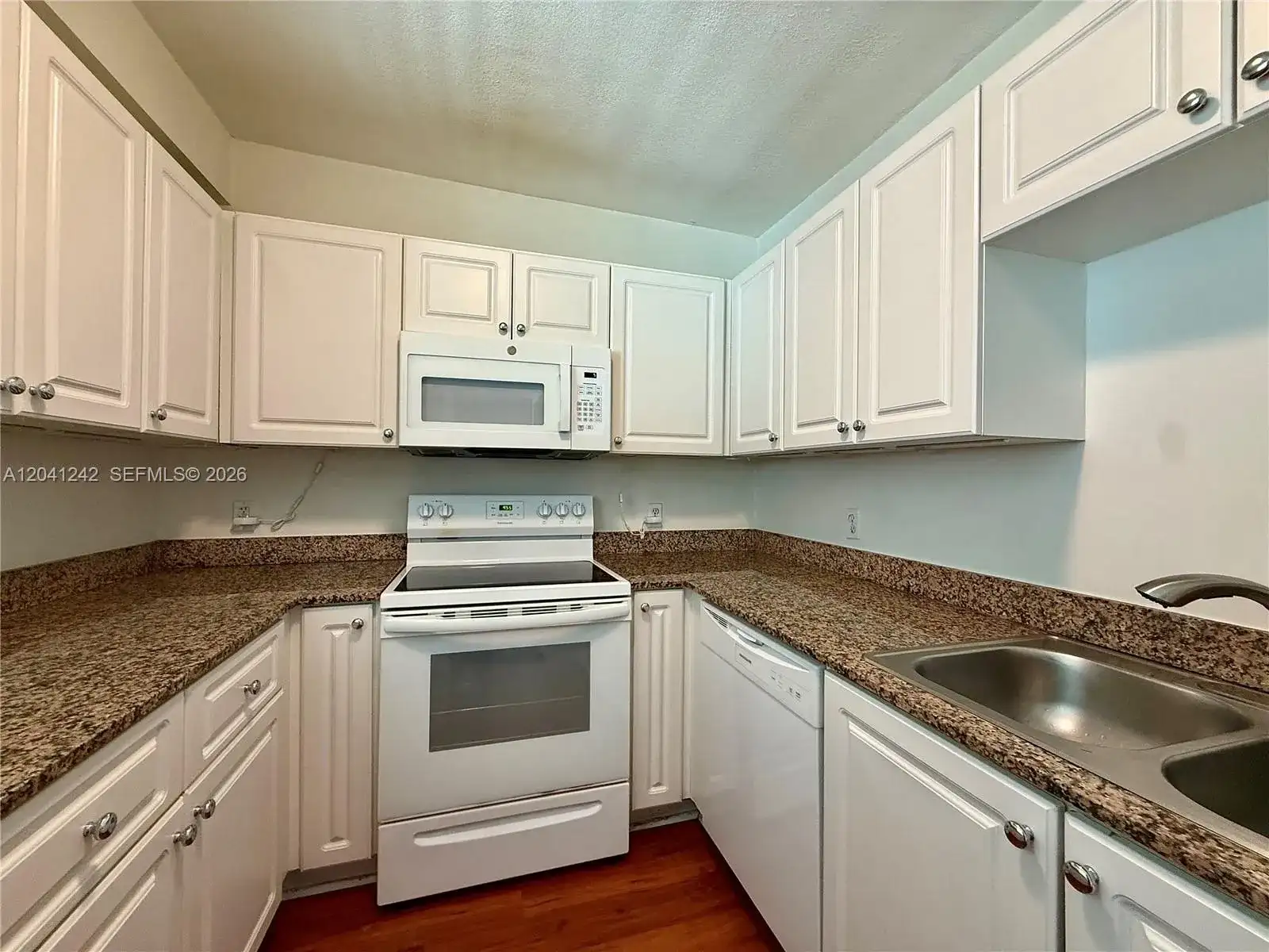 7800 Collins Ave # 407, Miami Beach FL 33141 photo 2