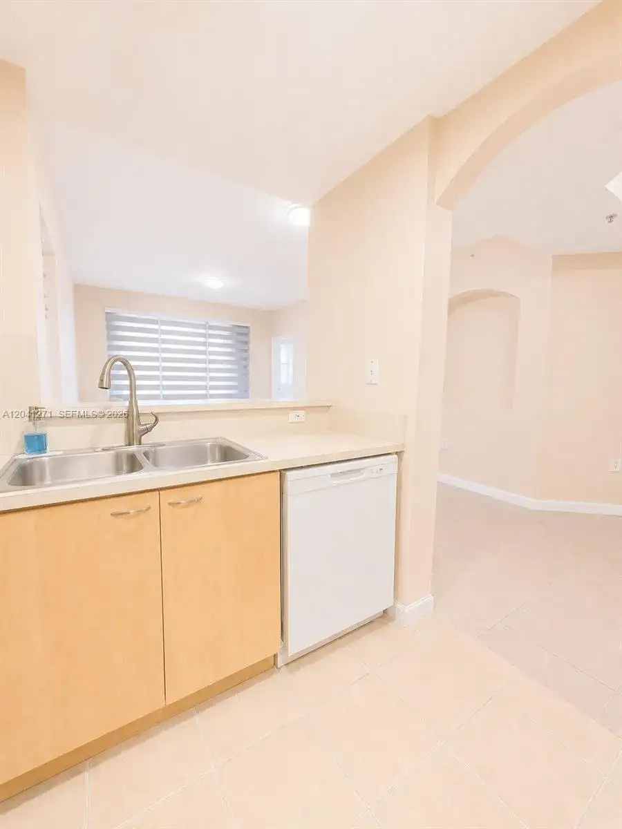 6670 NW 114th Ave # 603, Doral FL 33178 photo 5