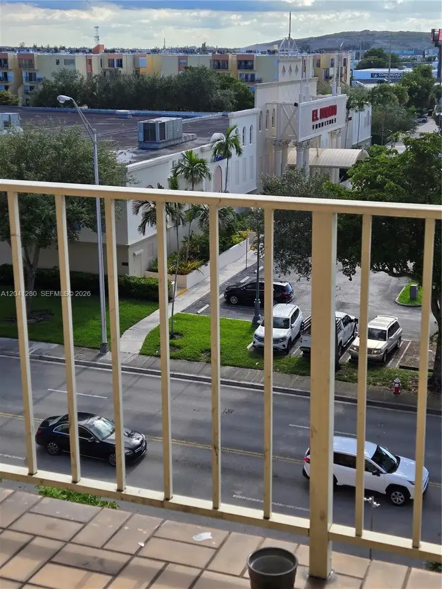 4675 W 18th Ct # 606, Hialeah FL 33012 photo 2