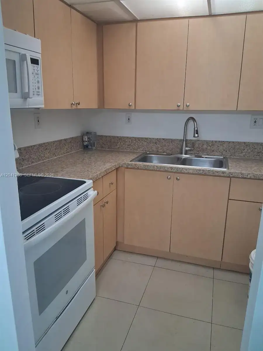 4675 W 18th Ct # 606, Hialeah FL 33012 photo 4