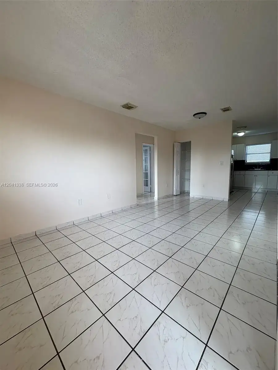 231 E 7th St # 202, Hialeah FL 33010 photo 4