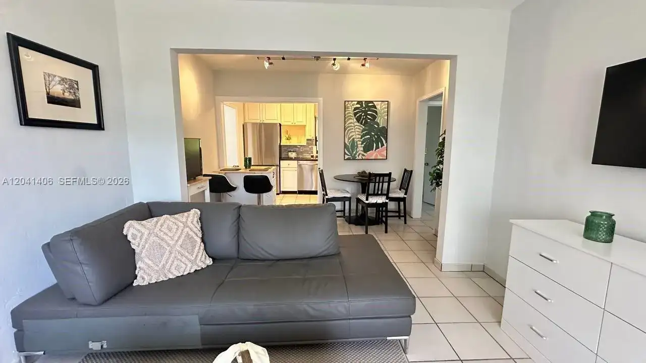 2475 SW 24th Ter, Miami FL 33145 photo 2