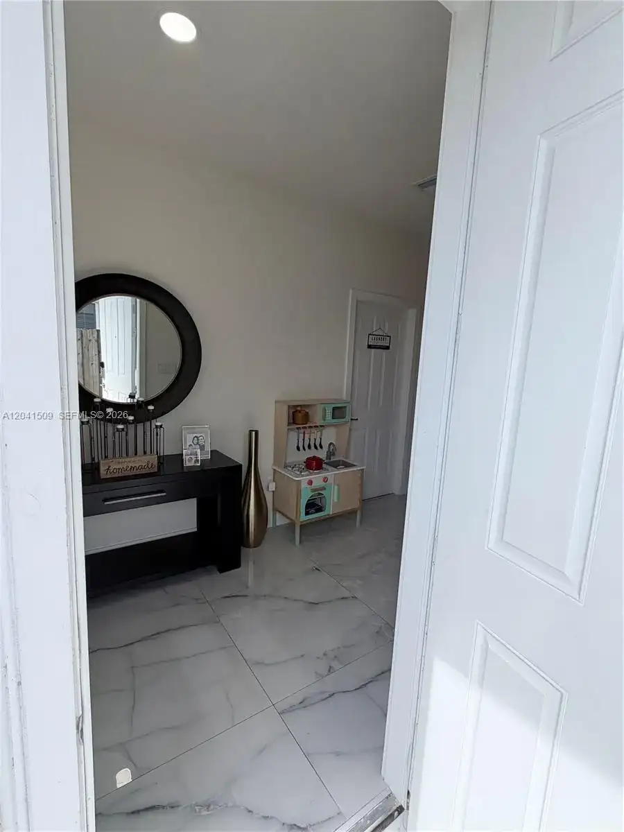 268 SE 31st Ave, Homestead FL 33033 photo 5