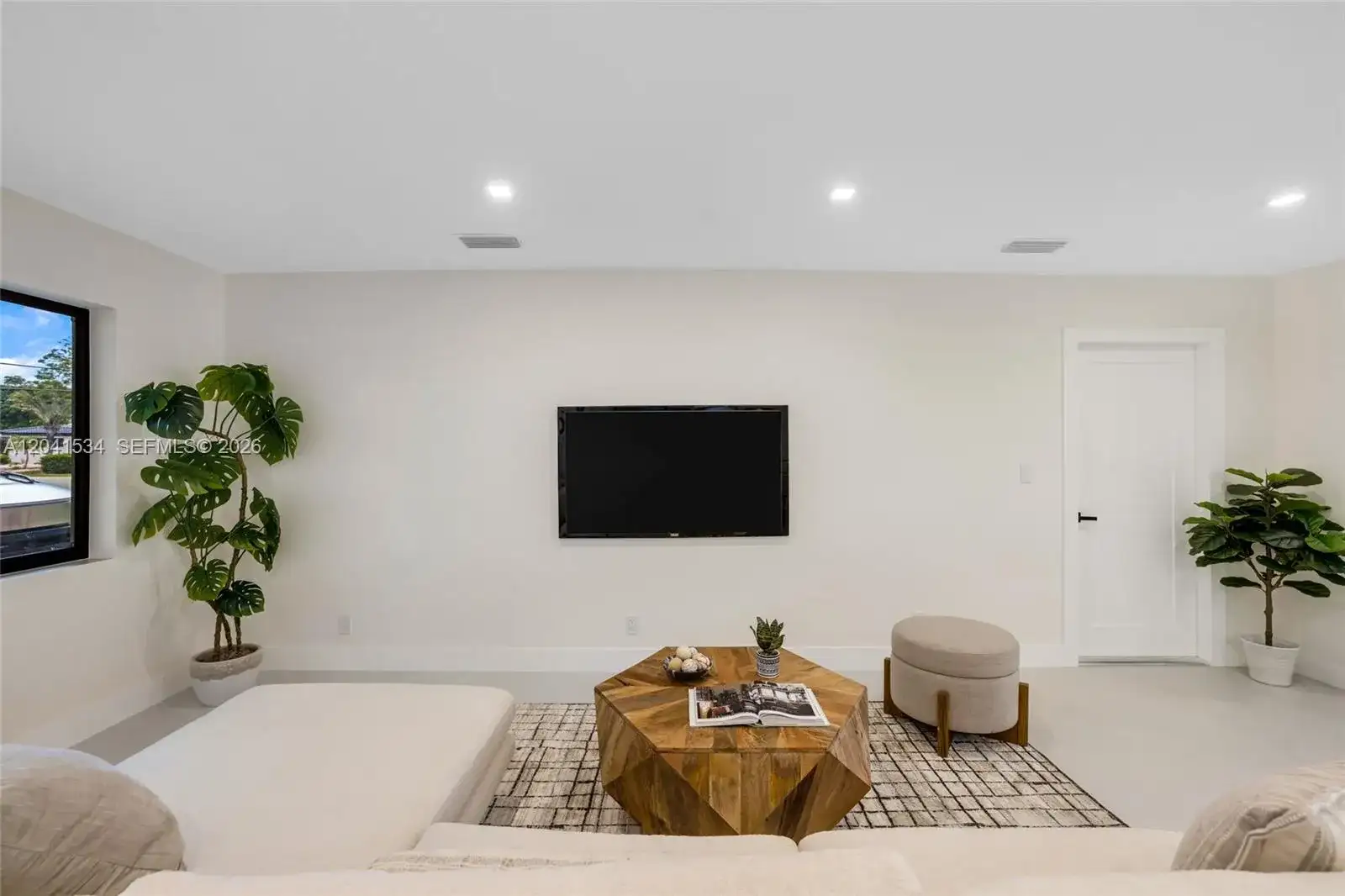 5718 NE 15th Ave, Fort Lauderdale FL 33334 photo 3