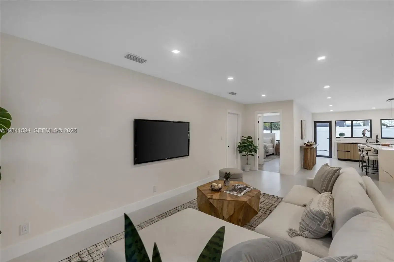 5718 NE 15th Ave, Fort Lauderdale FL 33334 photo 5