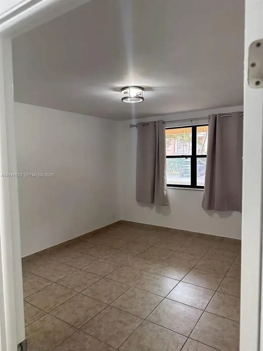 8100 Geneva Ct # 142, Doral FL 33166 photo 3