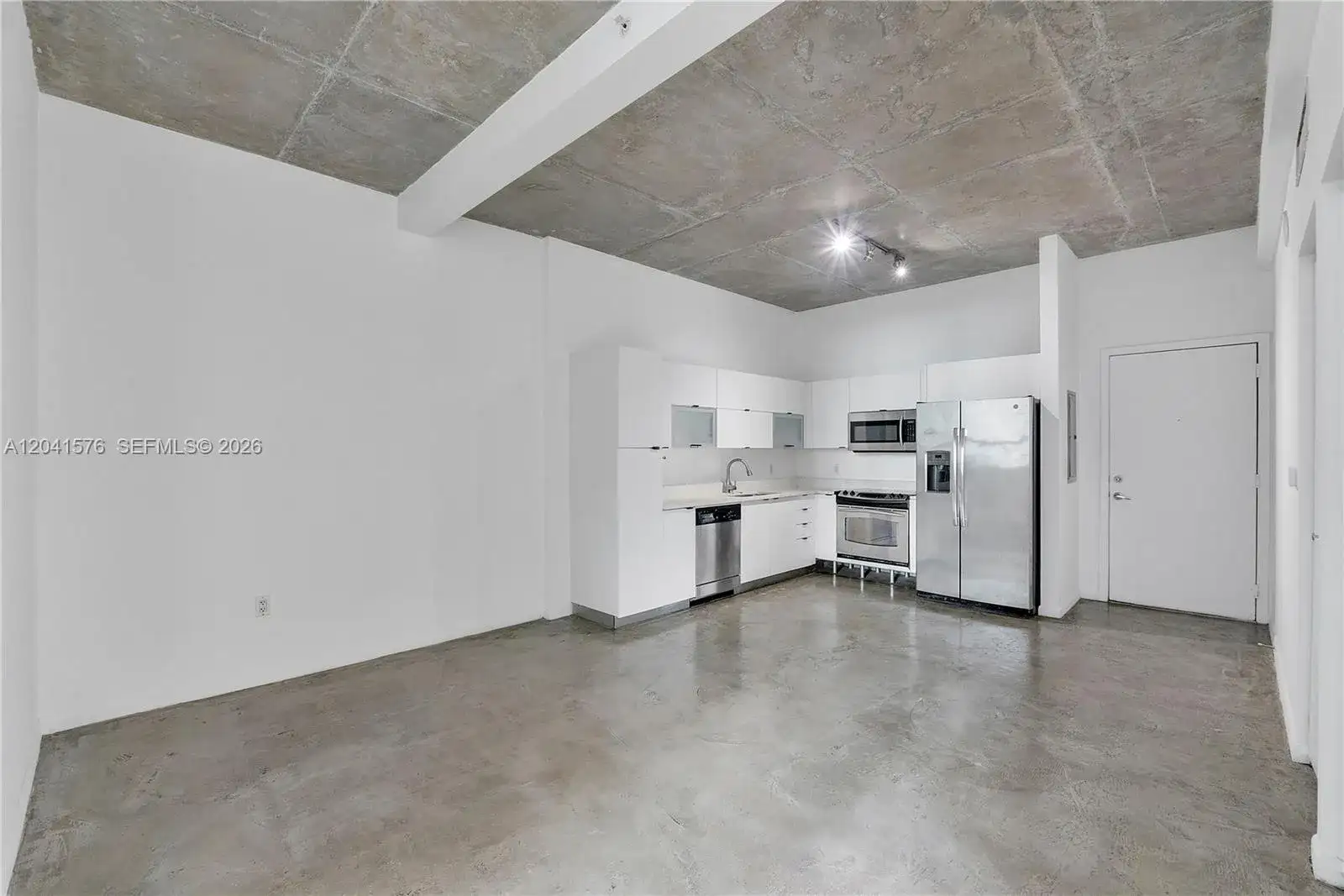 234 NE 3rd St # 1404, Miami FL 33132 photo 4