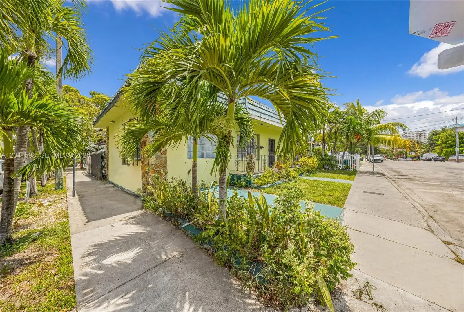 1477 NW 2nd St, Miami FL 33125 photo 3