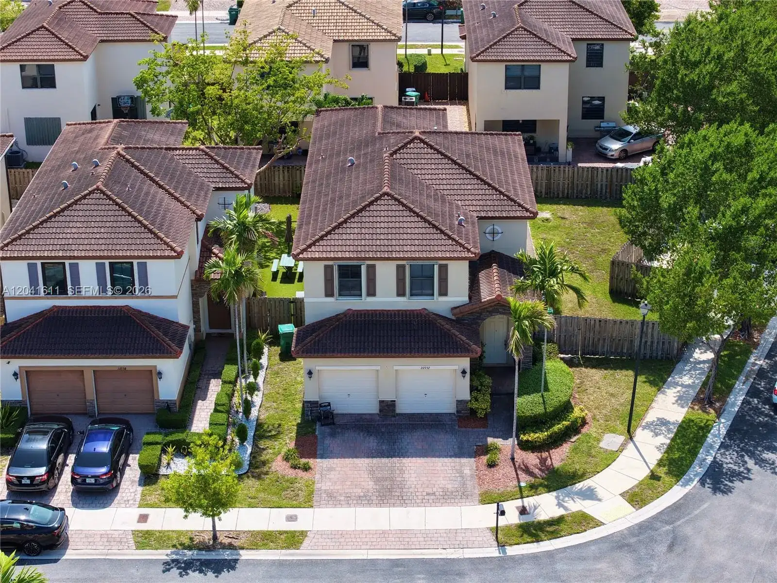 22732 SW 92nd Pl, Cutler Bay FL 33190 photo 2