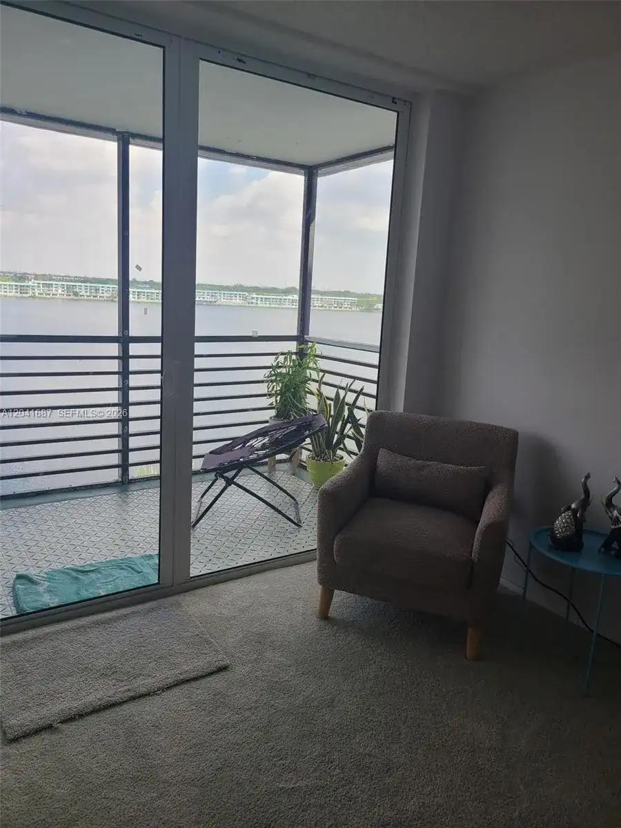 1075 NE Miami Gardens Dr # 708, Miami FL 33179 photo 3