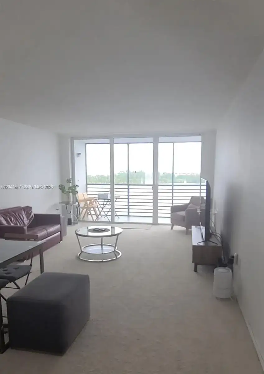 1075 NE Miami Gardens Dr # 708, Miami FL 33179 photo 4