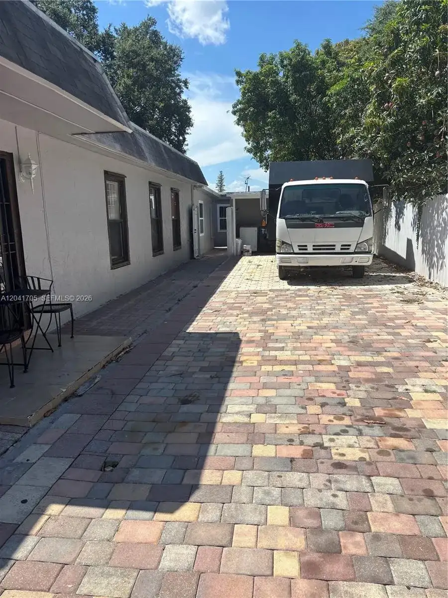 21122 NW 39th Ave, Miami Gardens FL 33055 photo 5