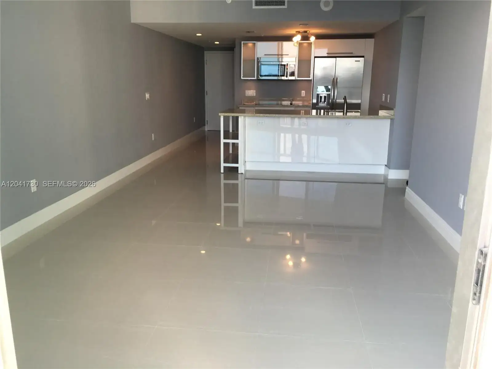 185 SW 7th St # 2104, Miami FL 33130 photo 3