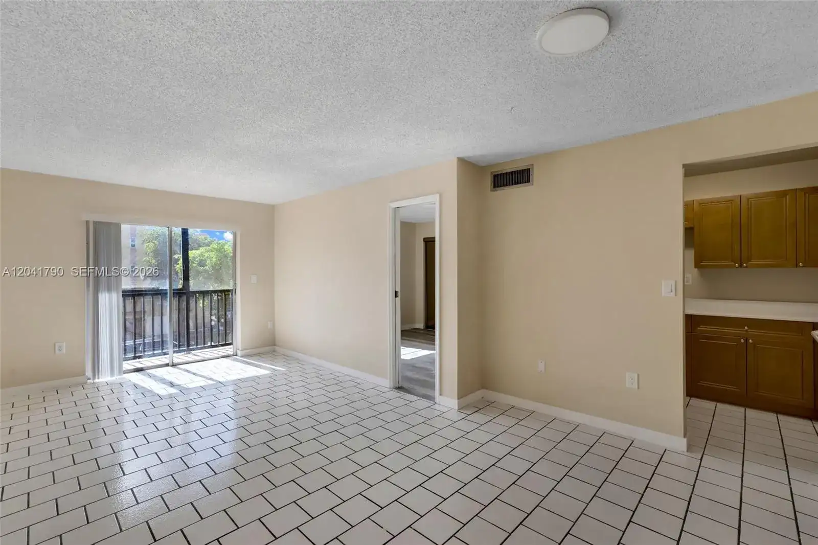 4805 NW 7th St # 15, Miami FL 33126 photo 5