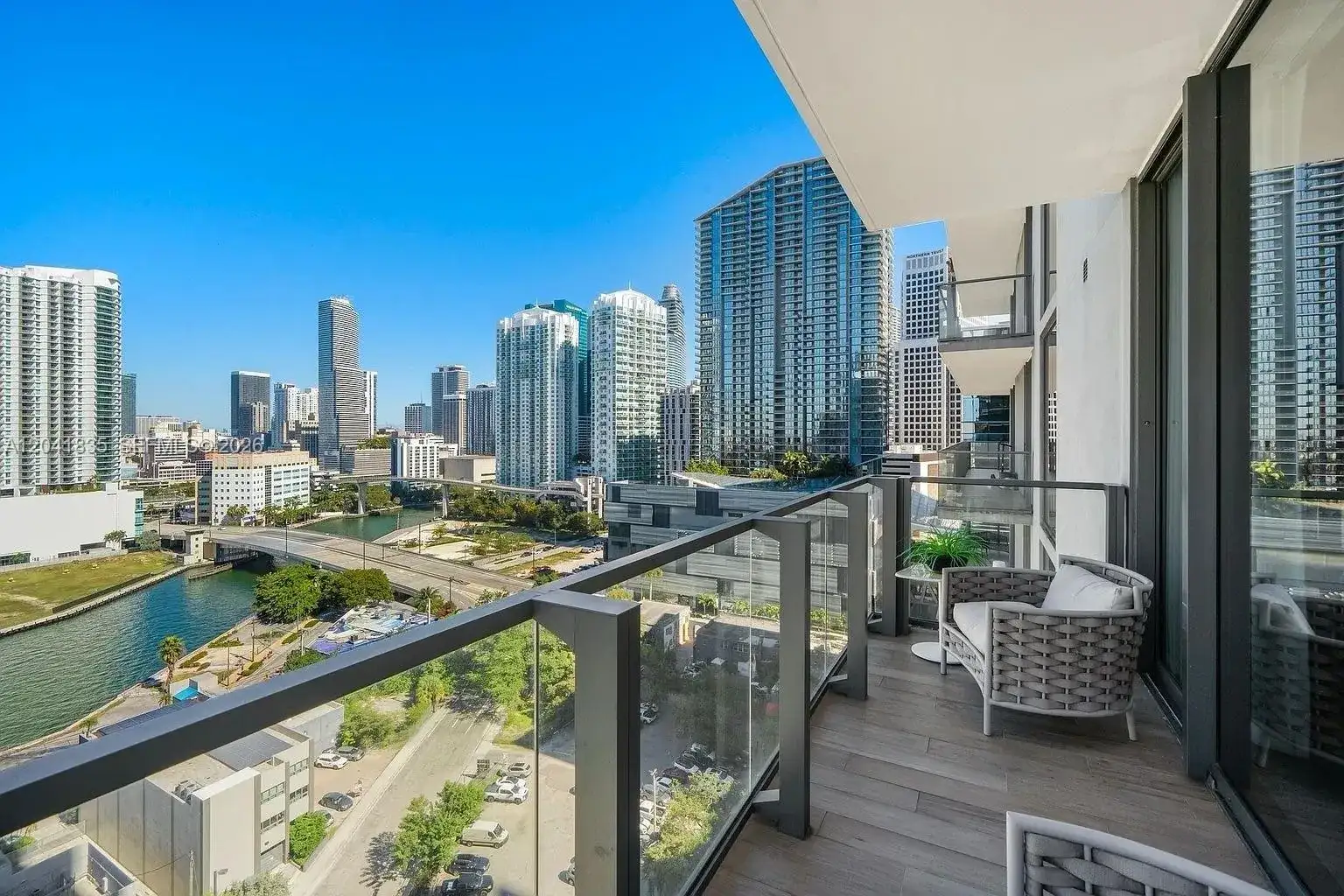 88 SW 7th St # 1212, Miami FL 33130 photo 2