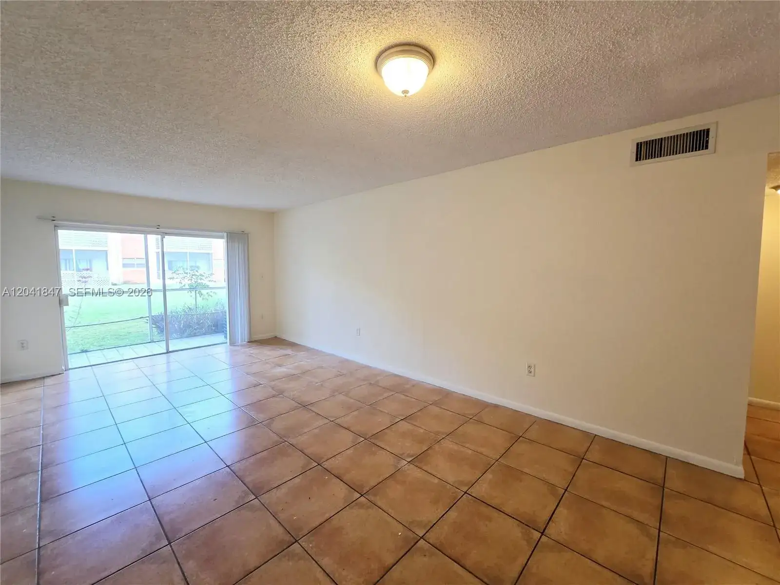 3600 NW 21st St # 103, Lauderdale Lakes FL 33311 photo 2