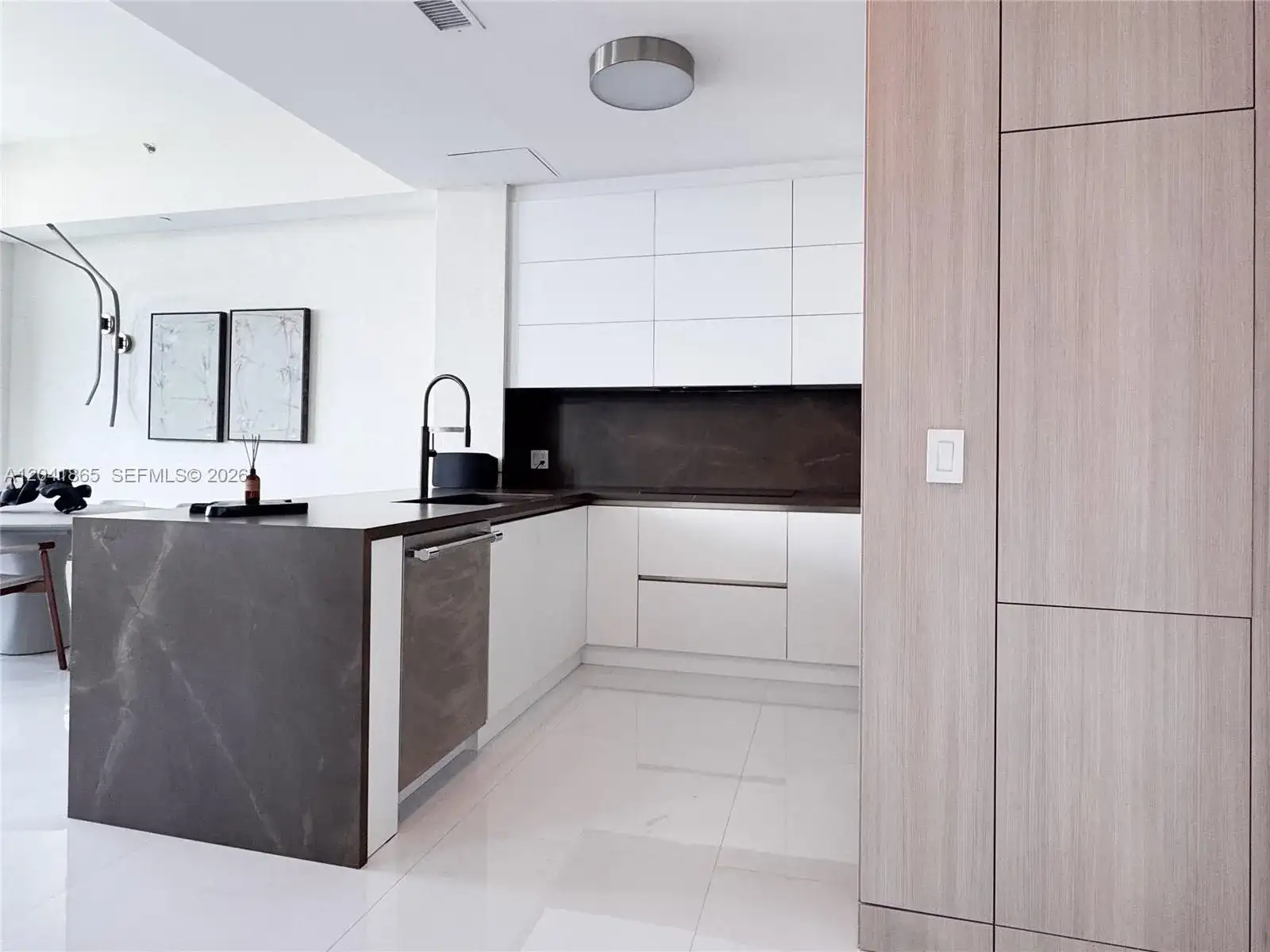 950 Brickell Bay Dr # 5608, Miami FL 33131 photo 5