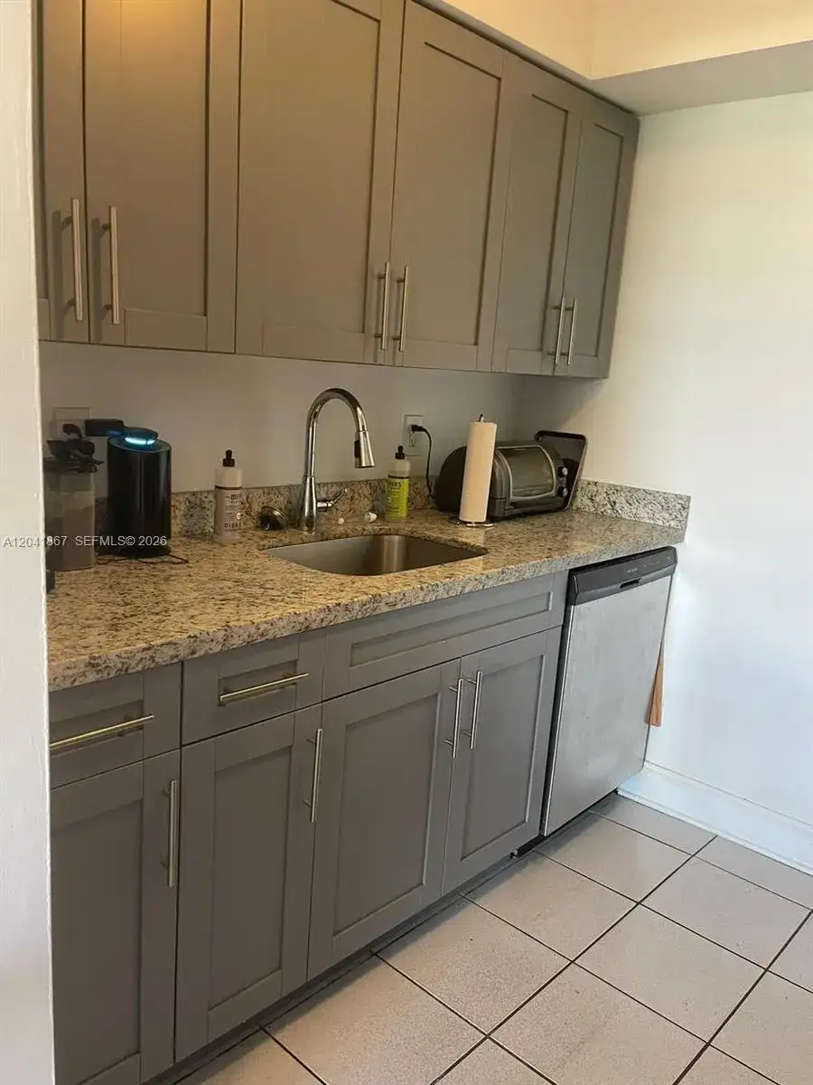 130 Mendoza Ave # 33, Coral Gables FL 33134 photo 5