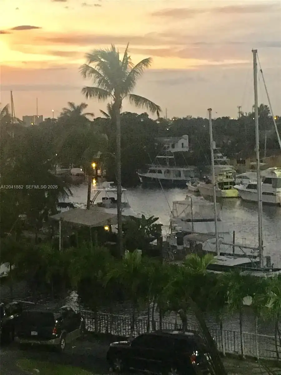 2475 NW 16th Street Rd # 418, Miami FL 33125 photo 5