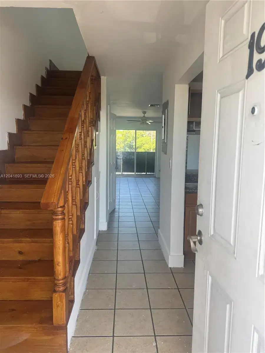 1551 W Okeechobee Rd # 19, Hialeah FL 33010 photo 2