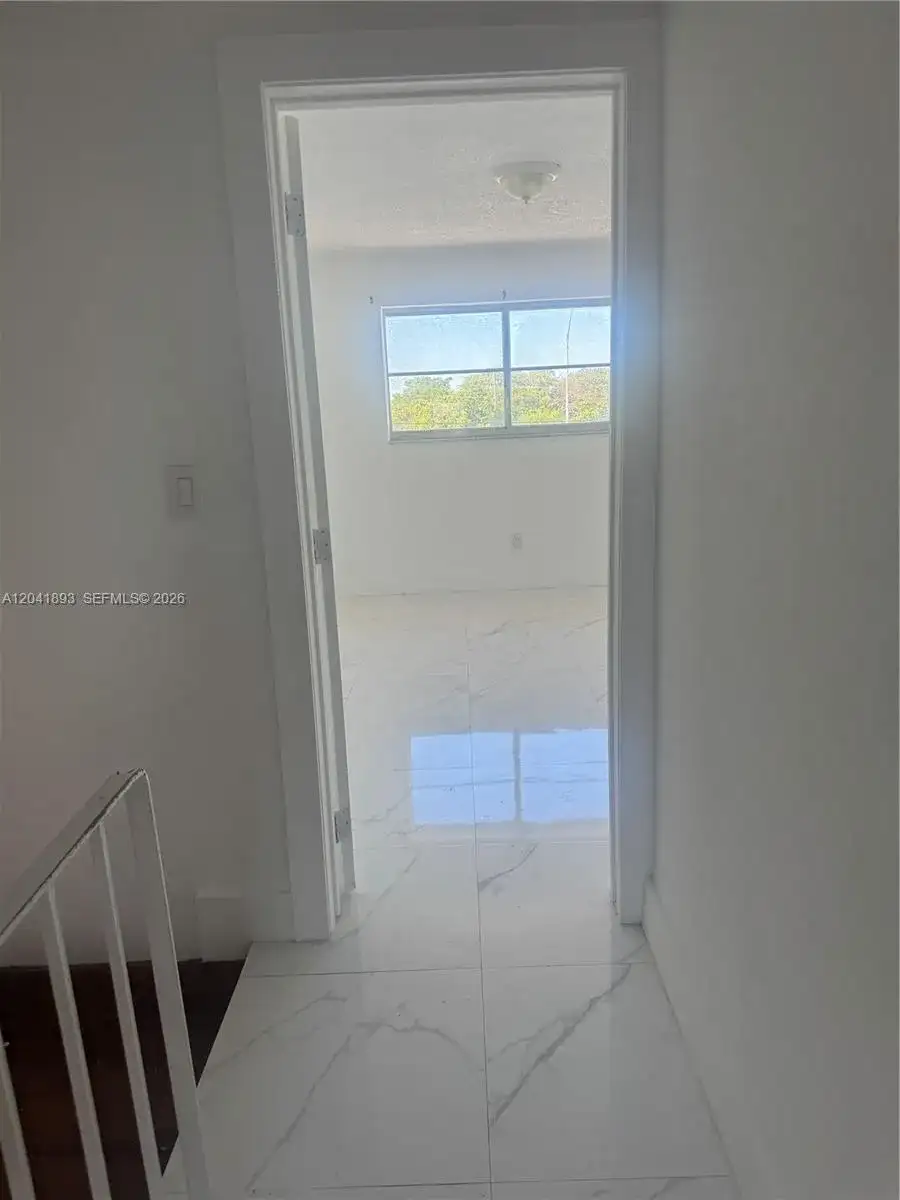 1551 W Okeechobee Rd # 19, Hialeah FL 33010 photo 4