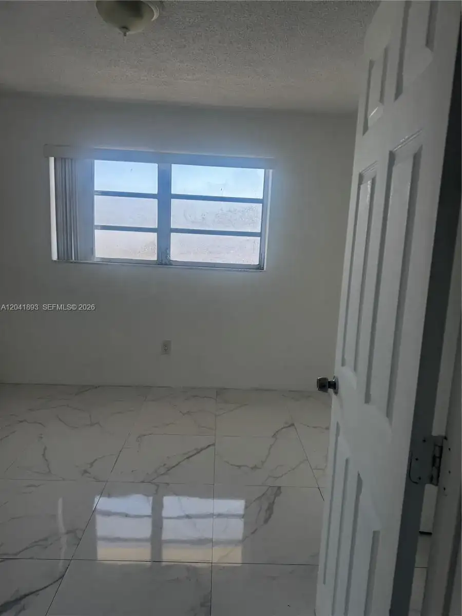 1551 W Okeechobee Rd # 19, Hialeah FL 33010 photo 5