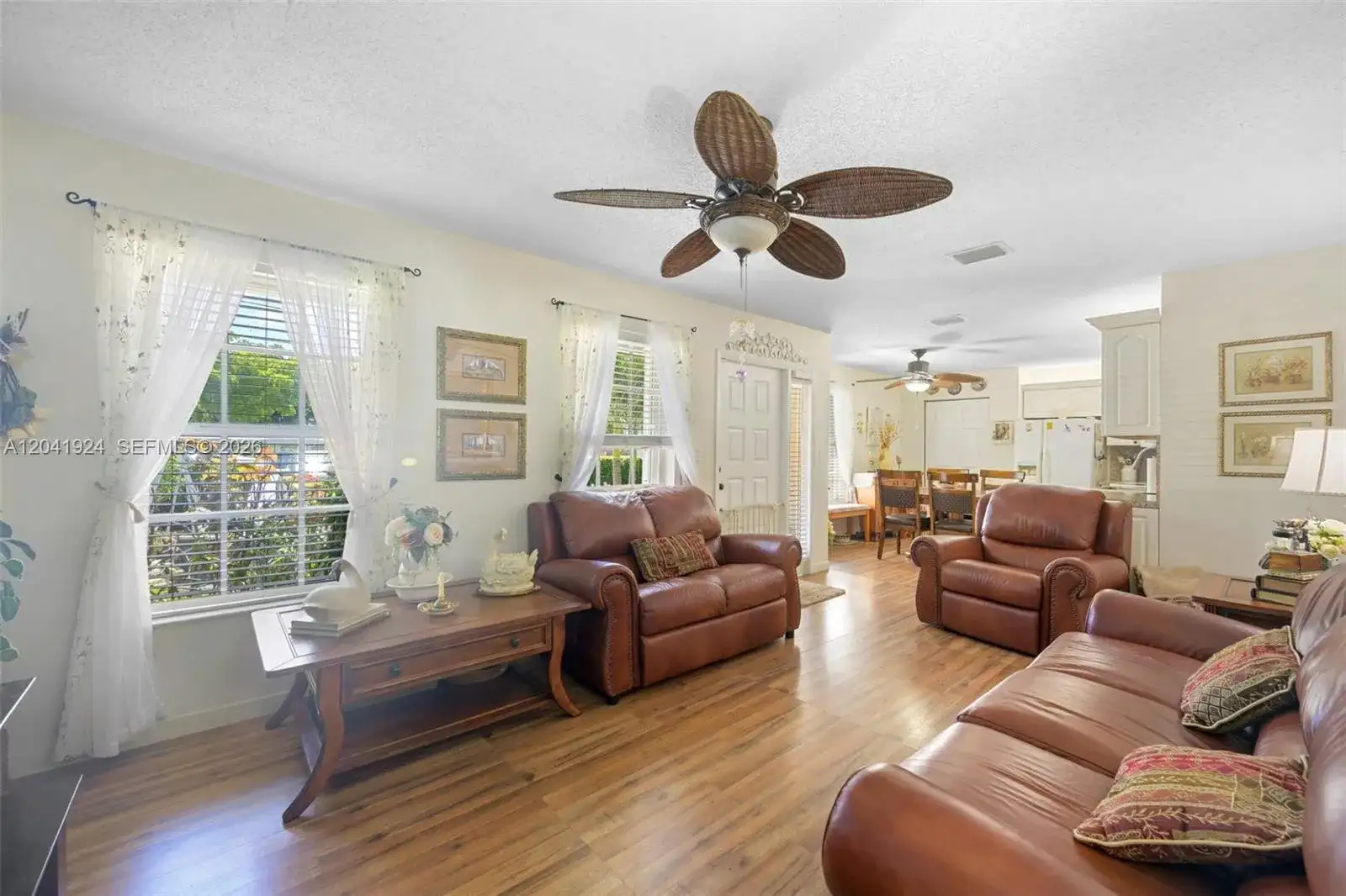 906 SW 8th Ave, Hallandale Beach FL 33009 photo 5