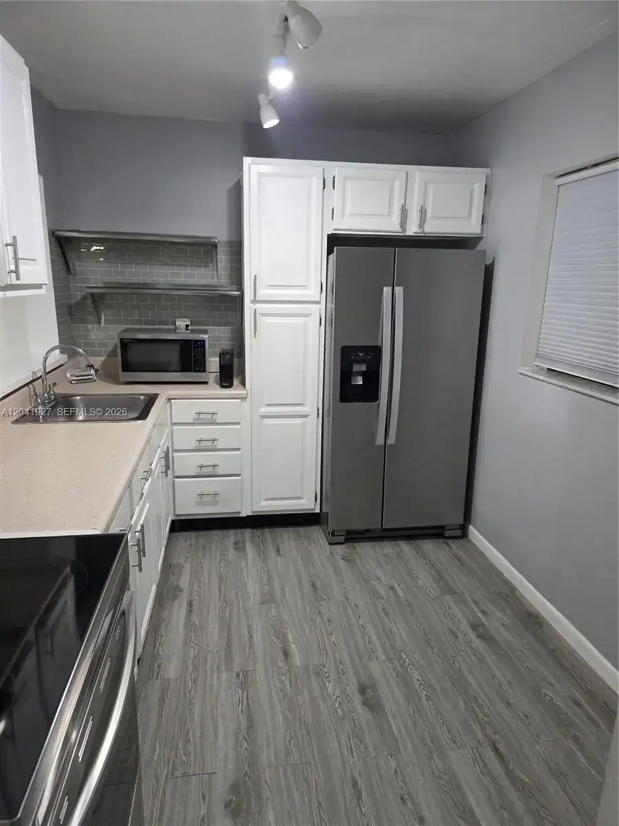 8065 SW 107th Ave # 202, Miami FL 33173 photo 5