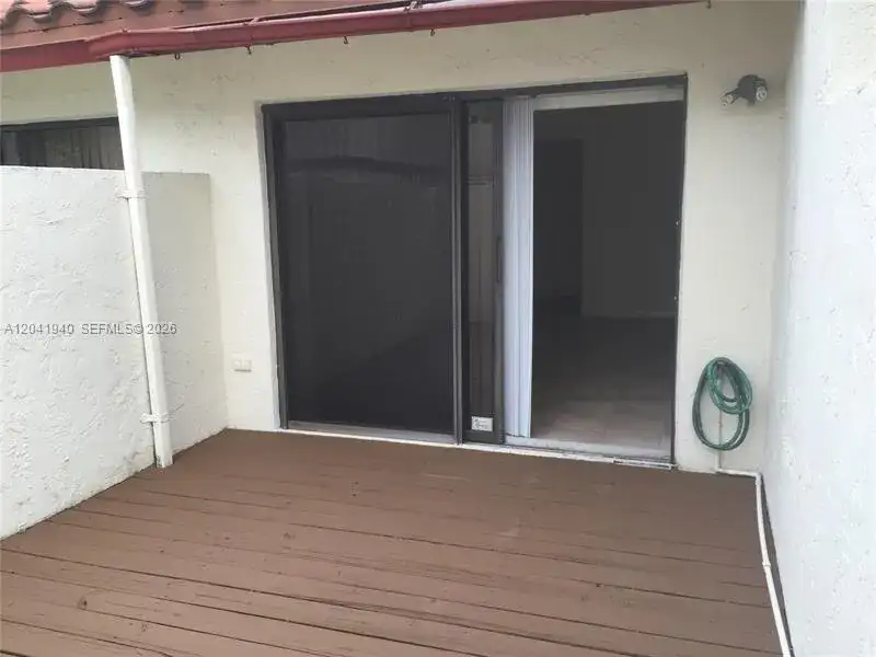 331 Ives Dairy Rd # 10, Miami FL 33179 photo 5