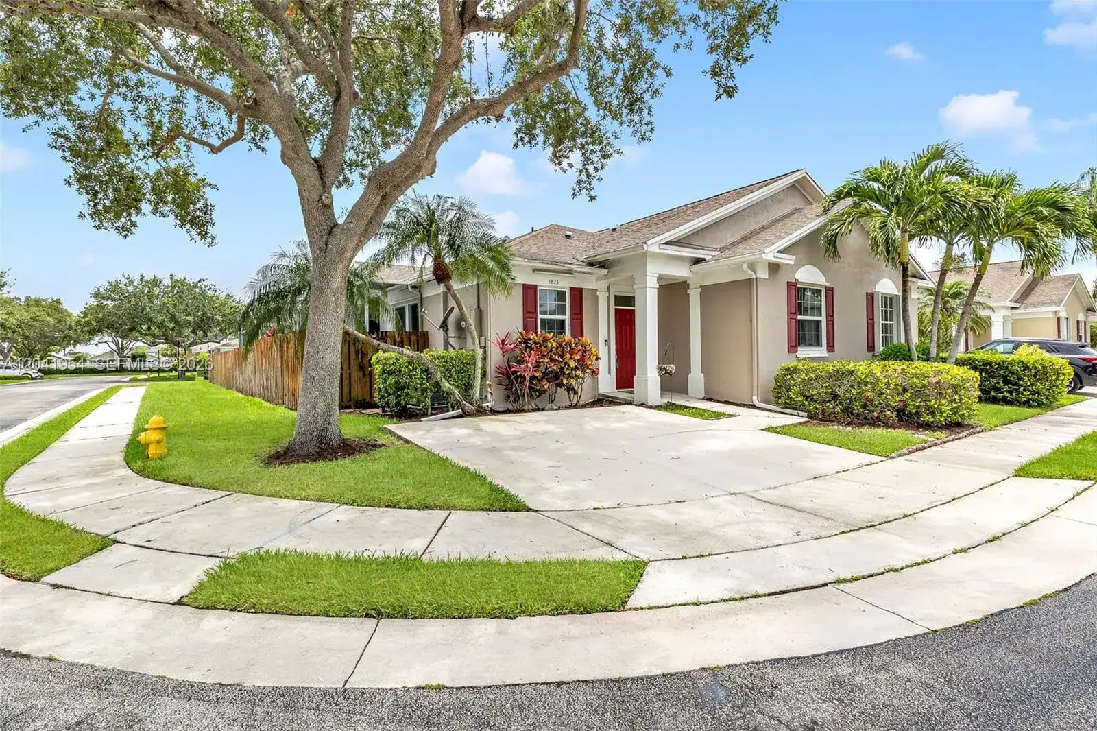 5823 Plum Harbor Cir, Tamarac FL 33321 photo 4