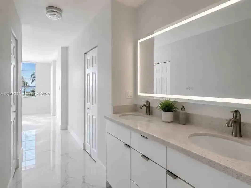500 Bayview Dr # 232, Sunny Isles Beach FL 33160 photo 3