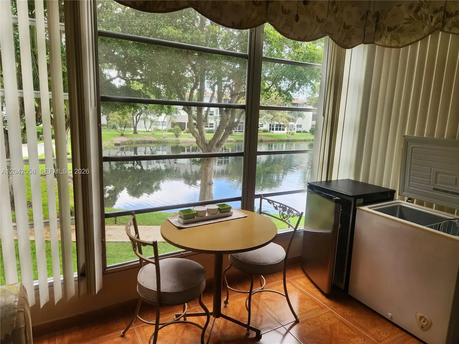 5001 NW 34th St # 205, Lauderdale Lakes FL 33319 photo 3